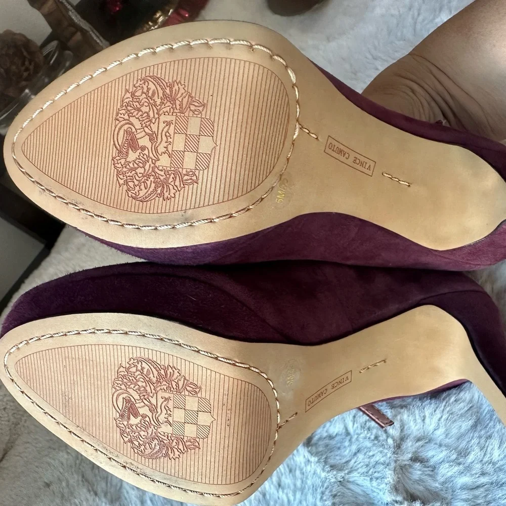 Vince Camuto Women's Burgundy Suede Heels - Picture 11 of 14